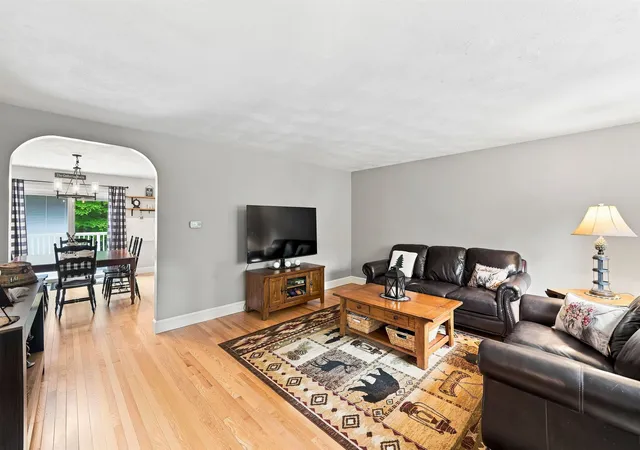 Photo 3 of Townhouse for sale at 8 Standish Way #6, Amherst, NH 03031 | MLS# 5109327 | Listing updated on 2026-09-18