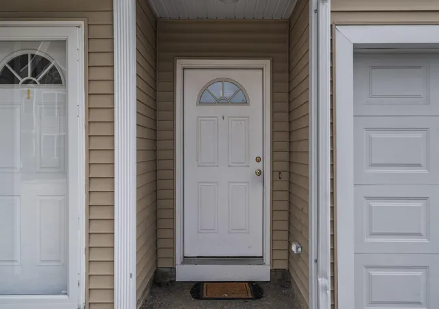 Photo 2 of Sale Pending at 9 Tammy Ct #A, Hudson, NH 03051 | MLS# 5109331 | Listing updated on 2026-09-13