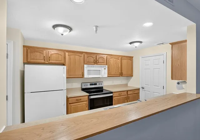 Photo 3 of Sale Pending at 99 Eldredge St #102, South Burlington, VT 05403 | MLS# 5109332 | Listing updated on 2026-09-18