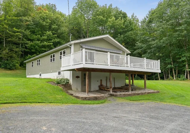 Photo 3 of Single family home for sale at 102 N Spruce Hvn Rd, Waterbury Center, VT 05677 | MLS# 5109340 | Listing updated on 2026-09-18