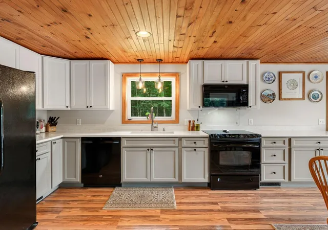 Photo 4 of Single family home for sale at 102 N Spruce Hvn Rd, Waterbury Center, VT 05677 | MLS# 5109340 | Listing updated on 2026-09-18