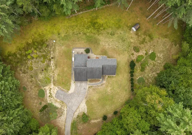 Photo 2 of Single family home for sale at 182 Farley Rd, Hollis, NH 03049 | MLS# 5109347 | Listing updated on 2026-09-27