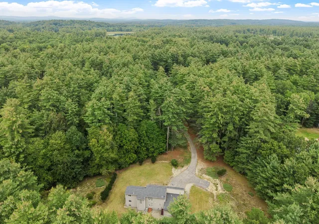 Photo 3 of Single family home for sale at 182 Farley Rd, Hollis, NH 03049 | MLS# 5109347 | Listing updated on 2026-09-27