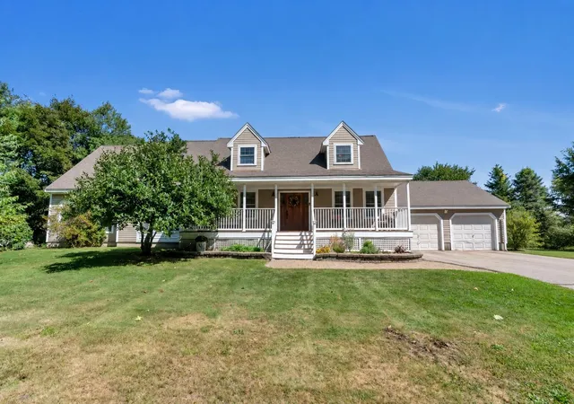 Photo 1 of Single family home for sale at 206 County Farm Cross Rd, Dover, NH 03820 | MLS# 5109356 | Listing updated on 2026-09-11