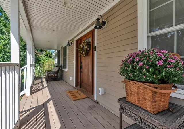 Photo 2 of Single family home for sale at 206 County Farm Cross Rd, Dover, NH 03820 | MLS# 5109356 | Listing updated on 2026-09-11