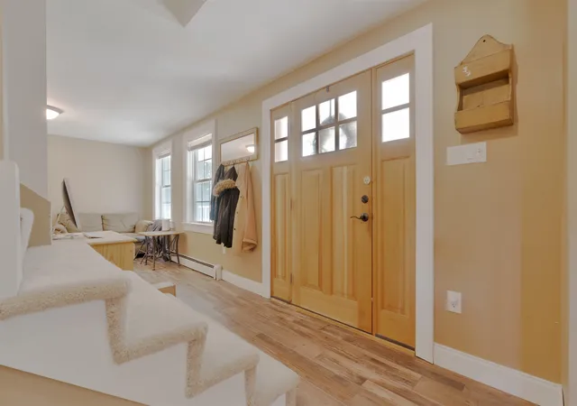 Photo 3 of Single family home for sale at 206 County Farm Cross Rd, Dover, NH 03820 | MLS# 5109356 | Listing updated on 2026-09-11