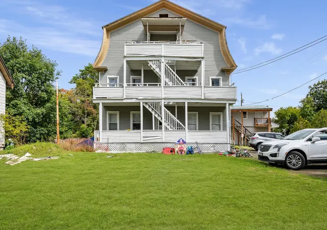 Photo 4 of House for sale at 30 Elm St, Whitefield, NH 03598 | MLS# 5109363 | Listing updated on 2026-10-20