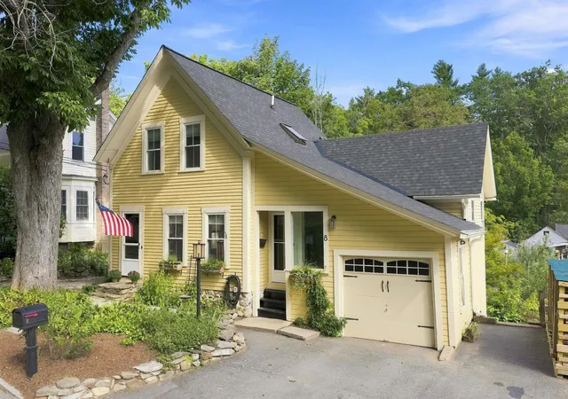 Photo 1 of Sale Pending at 8 Old Coach Rd, New Boston, NH 03070 | MLS# 5109364 | Listing updated on 2026-10-19