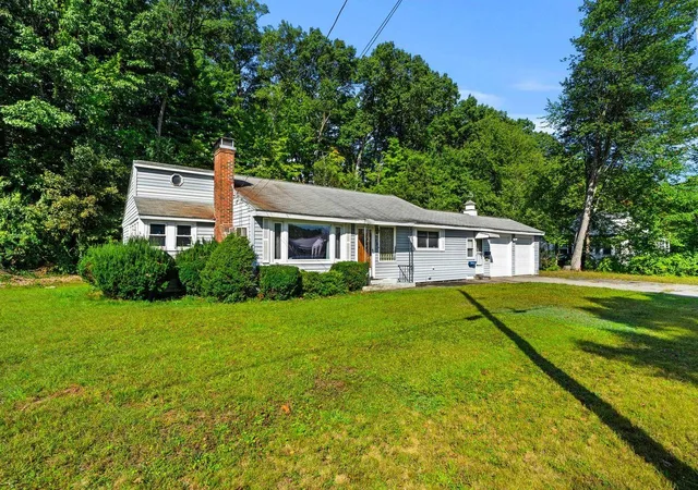 Photo 1 of Single family home for sale at 70 Newgate Cir, Manchester, NH 03102 | MLS# 5109370 | Listing updated on 2026-09-11
