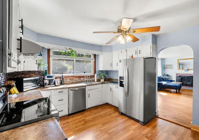 Photo 2 of Single family home for sale at 70 Newgate Cir, Manchester, NH 03102 | MLS# 5109370 | Listing updated on 2026-09-11