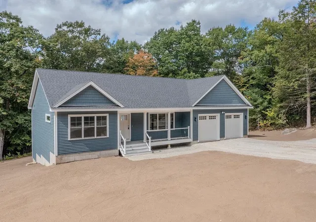 Single family home for sale at 19 Deer Ridge Dr, Barrington, NH 03825 | MLS# 5109371