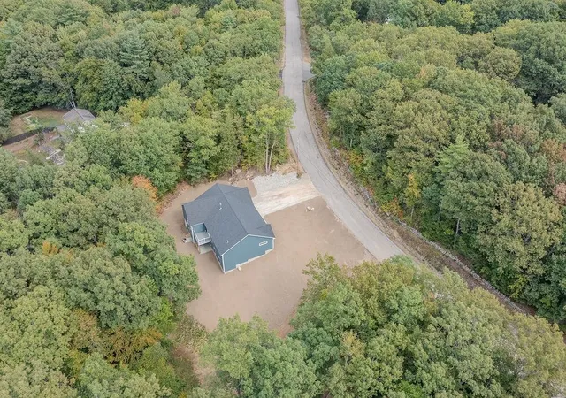 Photo 3 of Single family home for sale at 19 Deer Ridge Dr, Barrington, NH 03825 | MLS# 5109371 | Listing updated on 2026-09-17