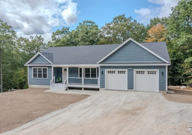 Photo 3 of Single family home for sale at 19 Deer Ridge Dr, Barrington, NH 03825 | MLS# 5109371 | Listing updated on 2026-09-17