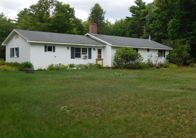 Single family home for sale at 4 Palmer Dr, Brookfield, NH 03872 | MLS# 5109391