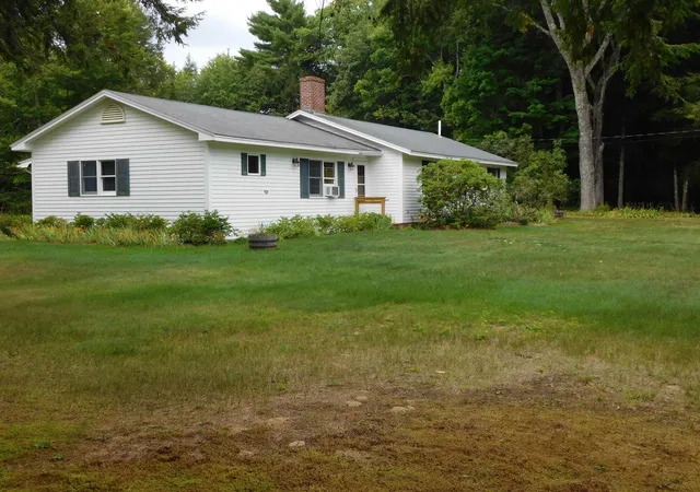 Photo 2 of Single family home for sale at 4 Palmer Dr, Brookfield, NH 03872 | MLS# 5109391 | Listing updated on 2026-09-15
