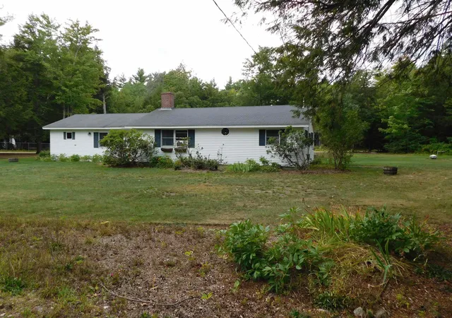 Photo 4 of Single family home for sale at 4 Palmer Dr, Brookfield, NH 03872 | MLS# 5109391 | Listing updated on 2026-09-15