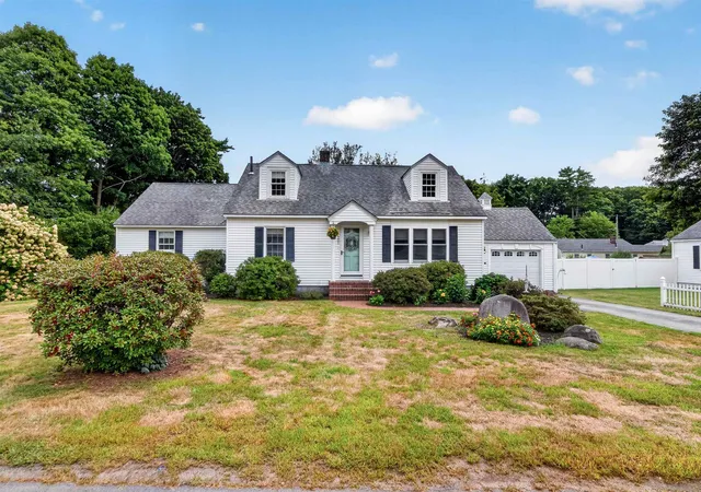 Photo 1 of Single family home for sale at 205 Coolidge Dr, Portsmouth, NH 03801 | MLS# 5109397 | Listing updated on 2026-09-11