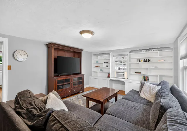 Photo 3 of Single family home for sale at 205 Coolidge Dr, Portsmouth, NH 03801 | MLS# 5109397 | Listing updated on 2026-09-11
