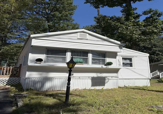 Photo 1 of Manufactured home for sale at 512 Canterbury Dr, Exeter, NH 03833 | MLS# 5109403 | Listing updated on 2026-09-11