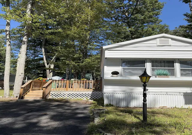 Photo 2 of Manufactured home for sale at 512 Canterbury Dr, Exeter, NH 03833 | MLS# 5109403 | Listing updated on 2026-09-11