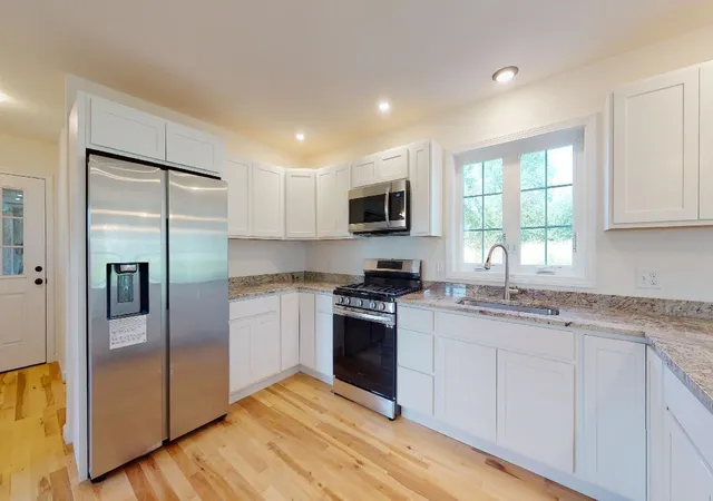 Photo 2 of Single family home for sale at 7338 Spear St, Charlotte, VT 05445 | MLS# 5109406 | Listing updated on 2026-09-15