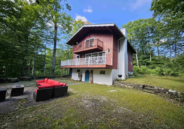 Photo 4 of Single family home for sale at 919 Highland Dr, Montgomery Center, VT 05471 | MLS# 5109409 | Listing updated on 2026-09-11