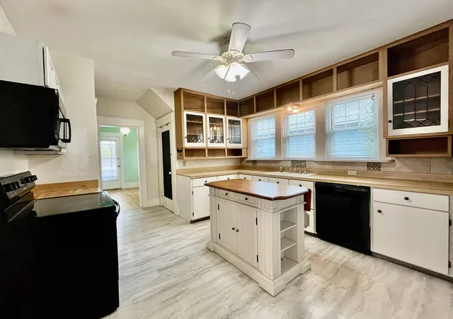 Photo 3 of Single family home for sale at 117 Mount Forist St, Berlin, NH 03570 | MLS# 5109413 | Listing updated on 2026-09-11