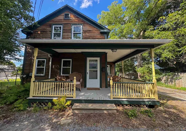 Photo 1 of Single family home for sale at 220 Gage St, Bennington, VT 05201 | MLS# 5109415 | Listing updated on 2026-09-11