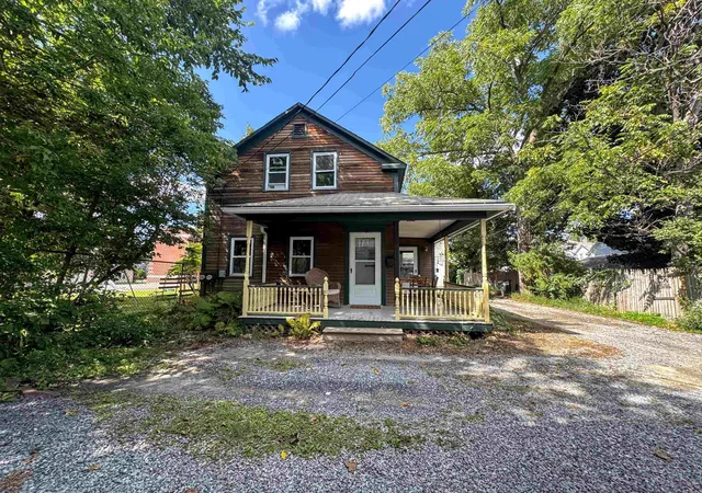 Photo 3 of Single family home for sale at 220 Gage St, Bennington, VT 05201 | MLS# 5109415 | Listing updated on 2026-09-11