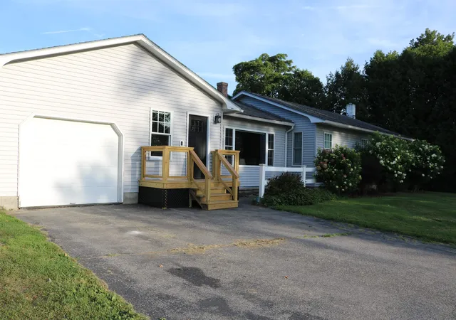 Photo 1 of Single family home for sale at 436 E Pittsford Rd, Rutland, VT 05701 | MLS# 5109416 | Listing updated on 2026-09-11