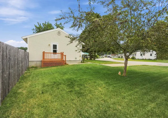 Photo 2 of Single family home for sale at 6 Galway Rd, Nashua, NH 03062 | MLS# 5109424 | Listing updated on 2026-09-11