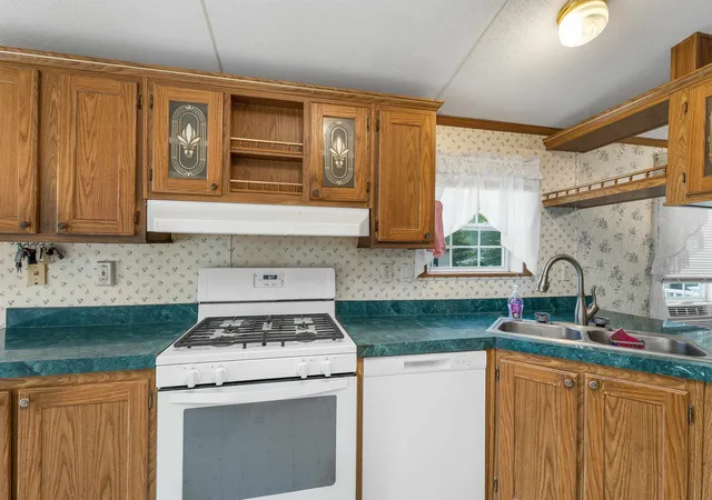 Photo 4 of Manufactured home for sale at 25 Hawthorne Rd, North Hampton, NH 03862 | MLS# 5109425 | Listing updated on 2026-09-18