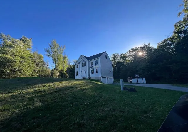 Photo 3 of Single family home for sale at 79 Coachman Dr, Barrington, NH 03825 | MLS# 5109433 | Listing updated on 2026-10-26