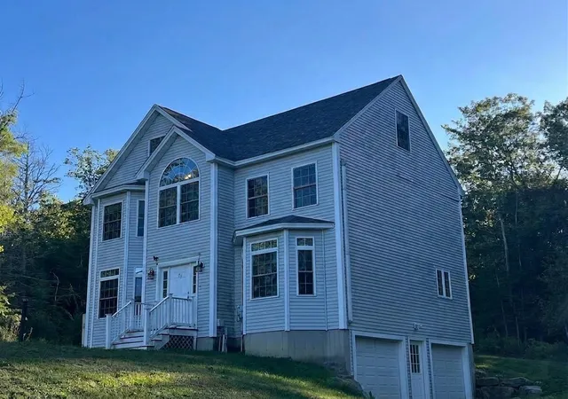Photo 4 of Single family home for sale at 79 Coachman Dr, Barrington, NH 03825 | MLS# 5109433 | Listing updated on 2026-10-26