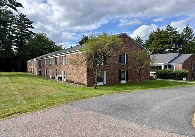 Photo 4 of Condo for sale at 100 Kennedy Dr #65, South Burlington, VT 05403 | MLS# 5109434 | Listing updated on 2026-09-11