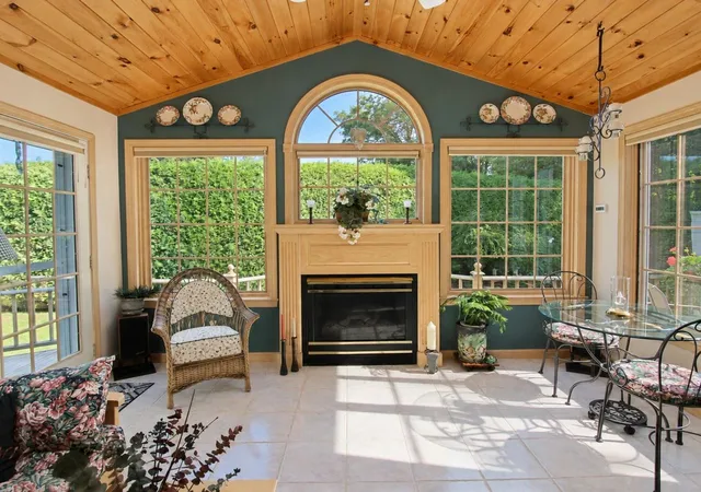 Photo 3 of Single family home for sale at 10 Mason Dr, Essex Junction, VT 05452 | MLS# 5109449 | Listing updated on 2026-09-12