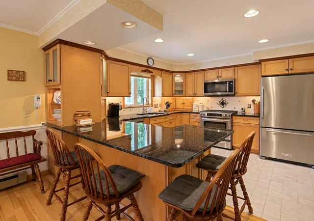 Photo 4 of Single family home for sale at 10 Mason Dr, Essex Junction, VT 05452 | MLS# 5109449 | Listing updated on 2026-09-12