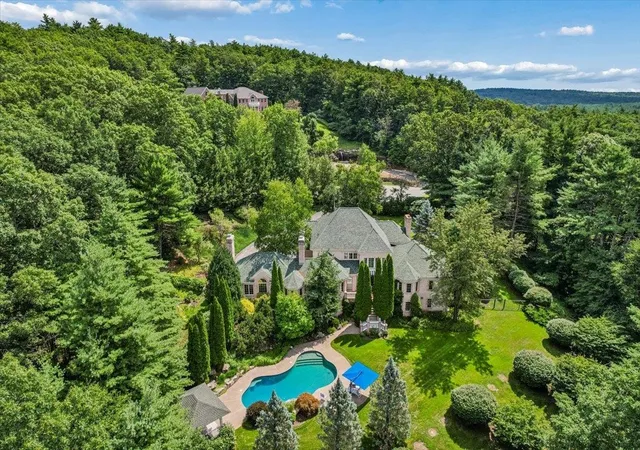 Photo 1 of Single family home for sale at 12 W Wind Dr, Bedford, NH 03110 | MLS# 5109450 | Listing updated on 2026-09-18