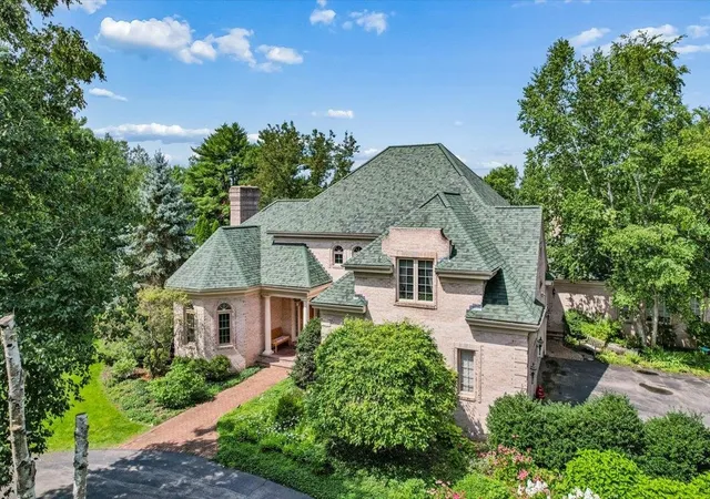 Photo 2 of Single family home for sale at 12 W Wind Dr, Bedford, NH 03110 | MLS# 5109450 | Listing updated on 2026-09-18