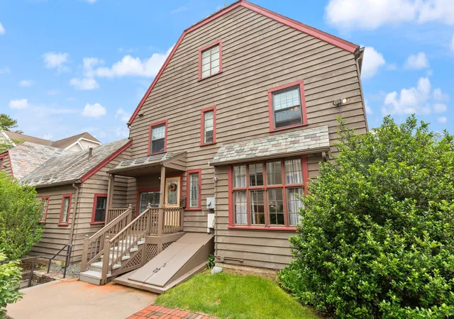 Photo 2 of Condo for sale at 160 Daniel Webster Hwy #160, Nashua, NH 03060 | MLS# 5109453 | Listing updated on 2026-09-11