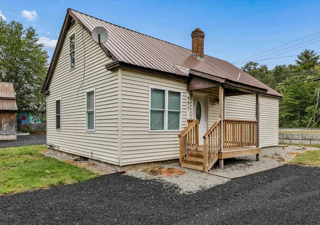 Photo 2 of Single family home for sale at 657 W Swanzey Rd, Swanzey, NH 03446 | MLS# 5109471 | Listing updated on 2026-09-11