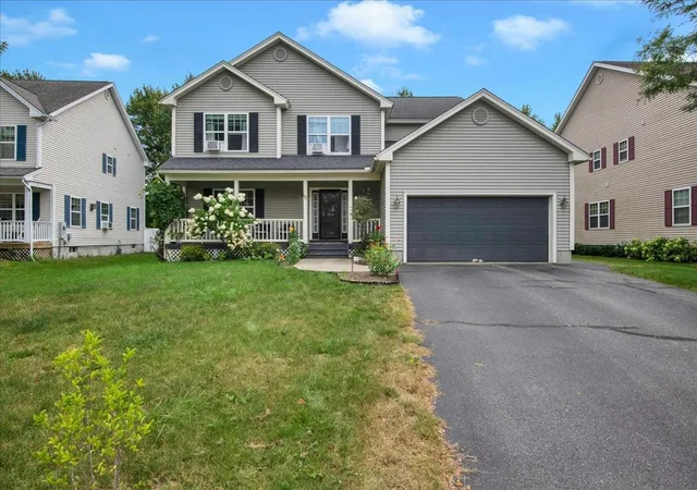 Photo 3 of Single family home for sale at 17 Bower St, South Burlington, VT 05403 | MLS# 5109472 | Listing updated on 2026-09-11