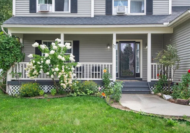 Photo 3 of Single family home for sale at 17 Bower St, South Burlington, VT 05403 | MLS# 5109472 | Listing updated on 2026-09-11