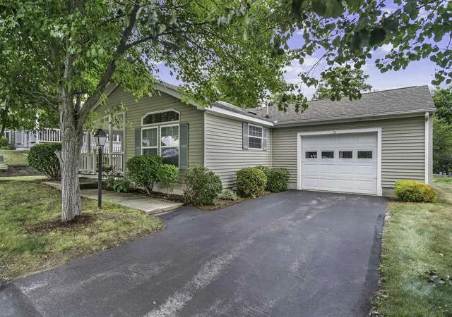 Single family home for sale at 17 Heritage Way, Manchester, NH 03104 | MLS# 5109484