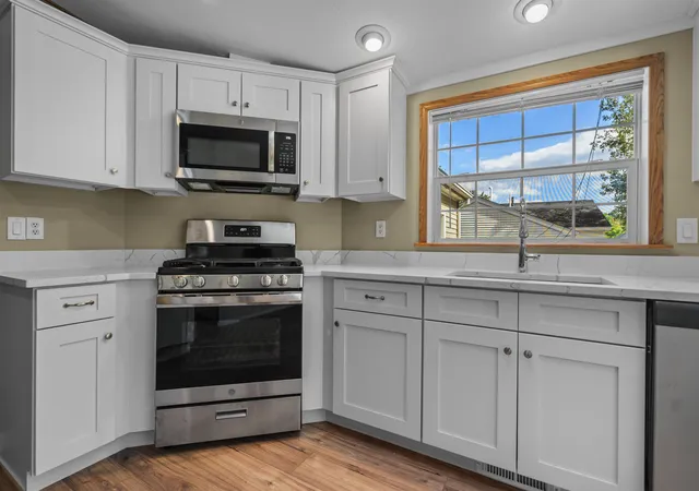 Photo 2 of Single family home for sale at 17 Heritage Way, Manchester, NH 03104 | MLS# 5109484 | Listing updated on 2026-09-12