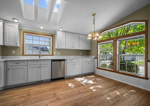 Photo 4 of Single family home for sale at 17 Heritage Way, Manchester, NH 03104 | MLS# 5109484 | Listing updated on 2026-09-12