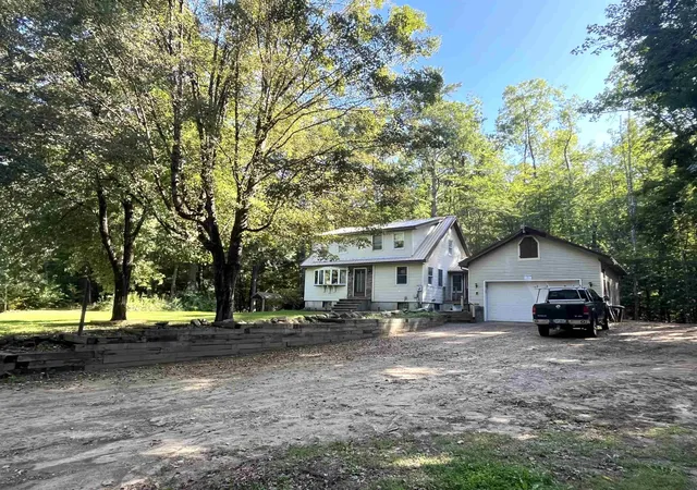 Photo 2 of Single family home for sale at 100 North Rd, Franklin, NH 03235 | MLS# 5109505 | Listing updated on 2026-10-15