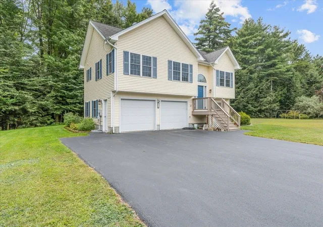Photo 3 of Single family home for sale at 59 Blakewood Dr, Milton, VT 05468 | MLS# 5109518 | Listing updated on 2026-09-12