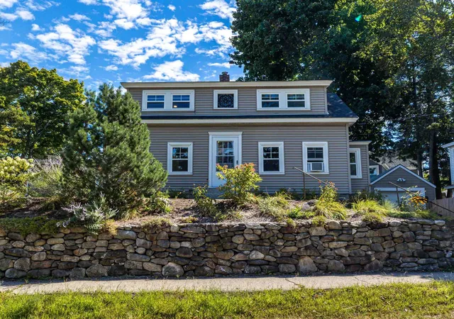 Photo 3 of Sale Pending at 87 Washington St, Concord, NH 03301 | MLS# 5109524 | Listing updated on 2026-10-08