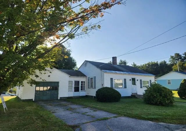 Photo 1 of Single family home for sale at 7 Congress St, Claremont, NH 03743 | MLS# 5109525 | Listing updated on 2026-09-12
